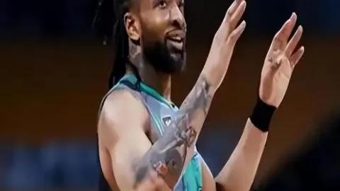 “B费回忆：去年夏季接到离队通知，与曼联及滕哈赫沟通”