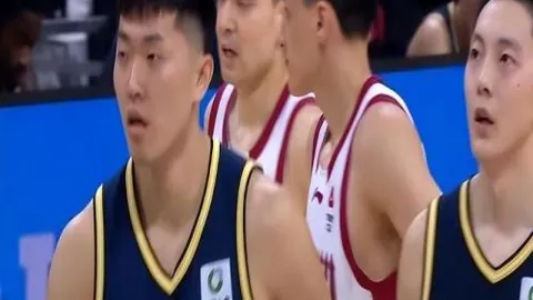 “曼城正式引进19岁巴西中后卫雷斯，转会费高达3500万欧元及后续分成收益”